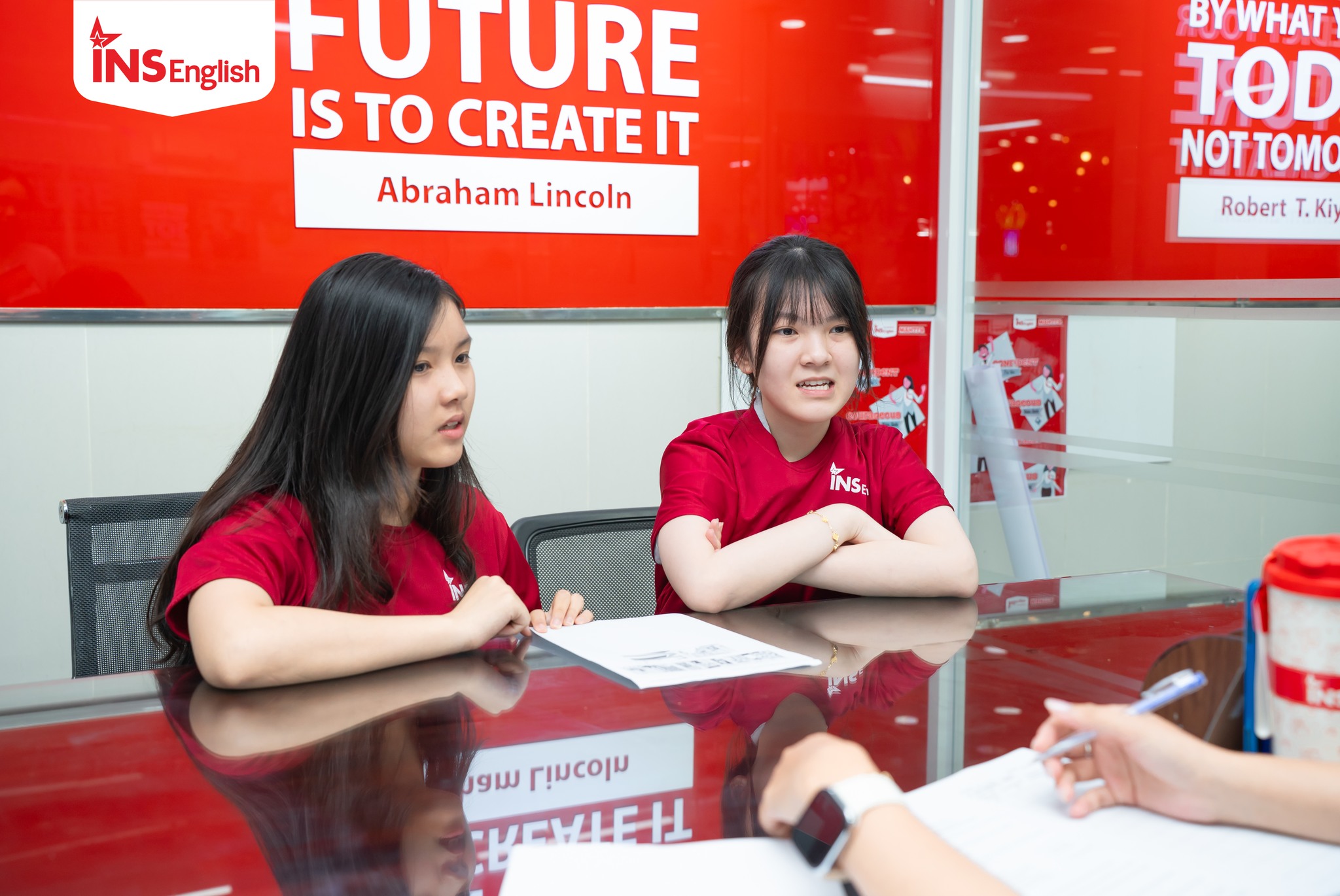HỌC VIÊN INS ENGLISH TRẢI NGHIỆM THI THỬ MOCK TEST CAMBRIDGE HOÀN TOÀN MIỄN PHÍ